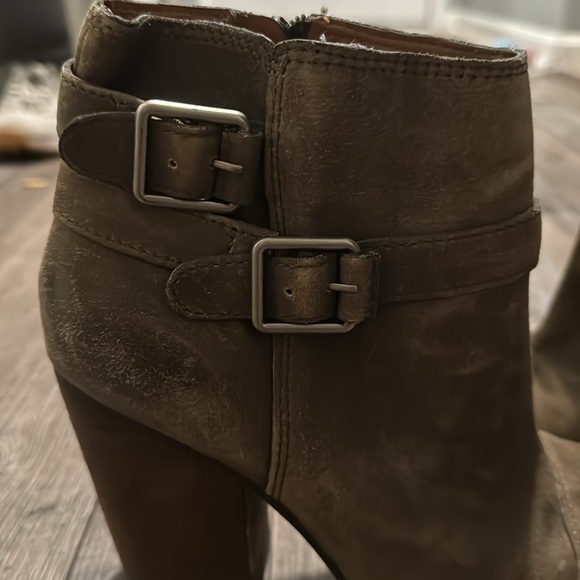 Lucky Brand- Booties - size 8 - Picture 4 of 6